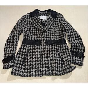 Jessica Simpson women’s black & white houndstooth coat